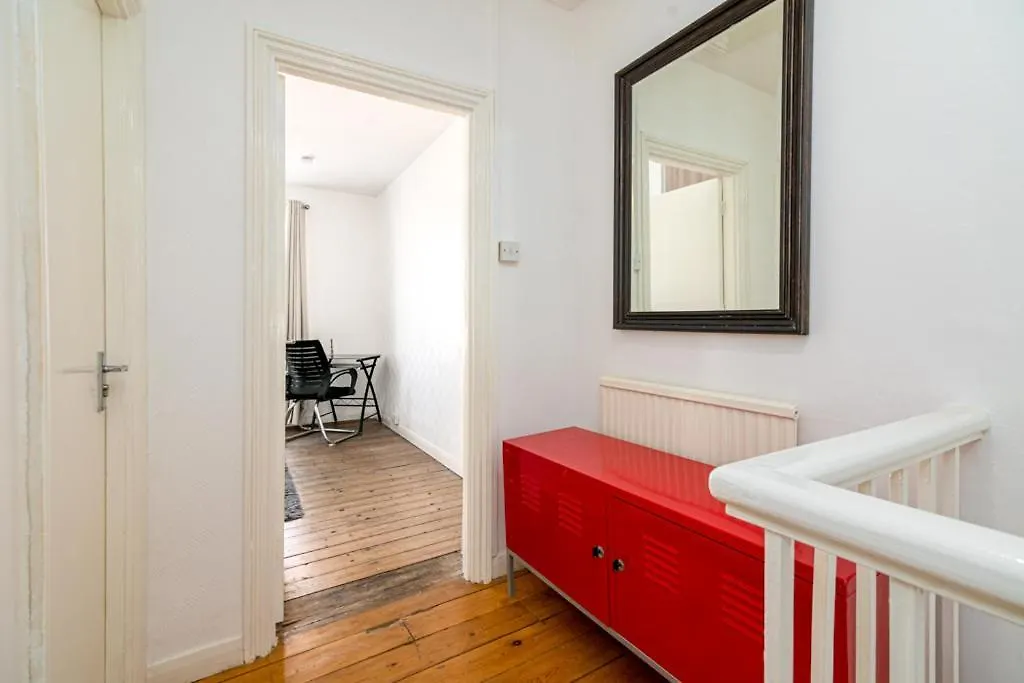 Bright Spacious Double Bedroom London