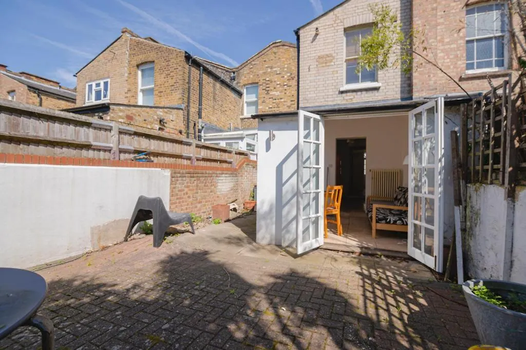 Bright Spacious Double Bedroom London 0*,  United Kingdom
