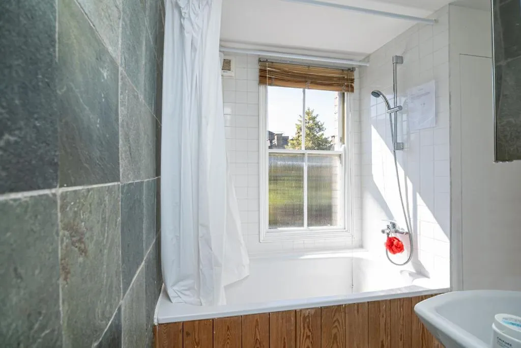 Bright Spacious Double Bedroom London 0*,  United Kingdom